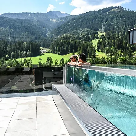 Alpen Laerchenhof Apartahotel Lermoos