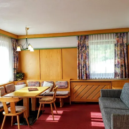 Aparthotel Alpen Laerchenhof Lermoos