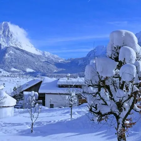 Aparthotel Alpen Laerchenhof Lermoos