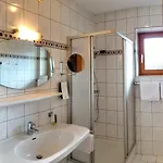 Aparthotel Alpen Laerchenhof Lermoos
