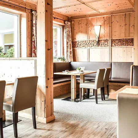 Alpen Laerchenhof Lermoos